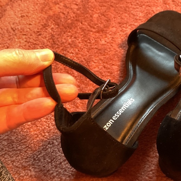 Amazon Essentials womens Nola Heeled Sandal - Picture 7 of 9